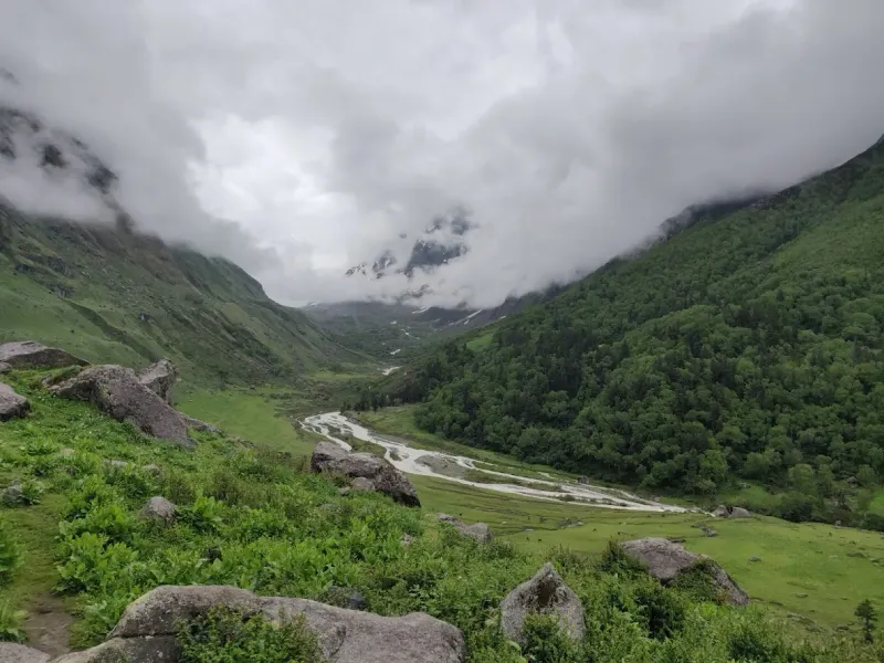 A panoramic look at the 'Valley of Gods' — Har Ki Dun’s unique cradle-shaped landscape. | © MountRoutes