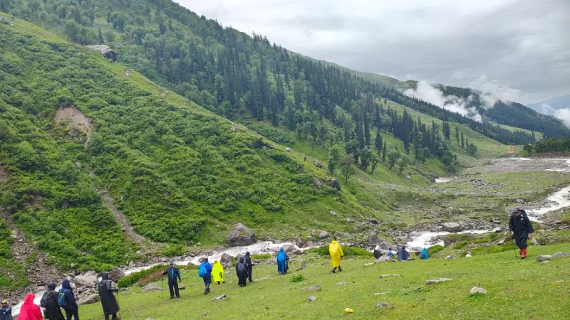 Location Chika to Balu ka Ghera: Slow progress through rain and river crossings with the valley stretching endlessly ahead. | © MountRoutes
