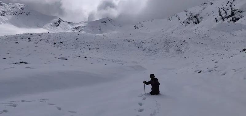 Waist-deep snow near Advance Base Camp — a true test of endurance on the Bali Pass route. | © MountRoutes