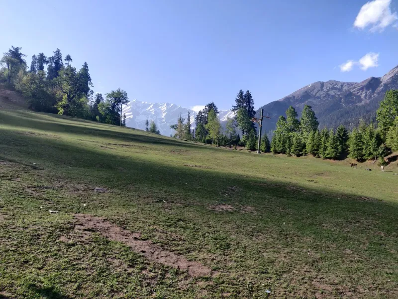 Looking back at the vibrant Solang Valley as we leave civilization behind for the high mountains. | © MountRoutes